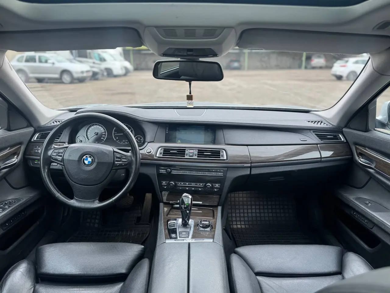 BMW 730
