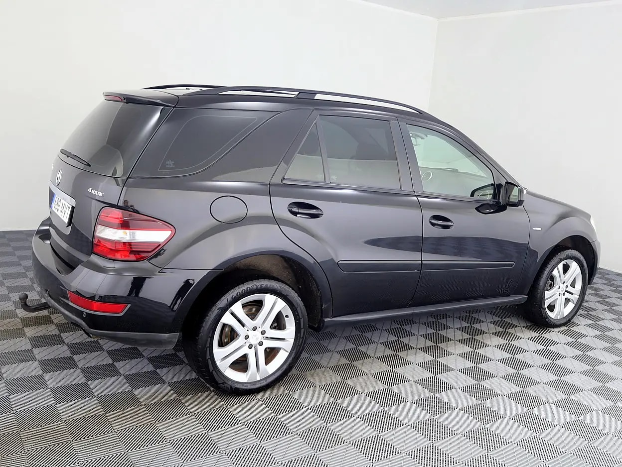 Mercedes-Benz ML 300