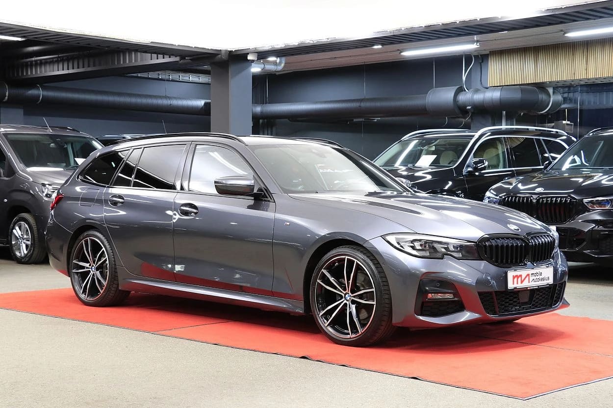 BMW 320