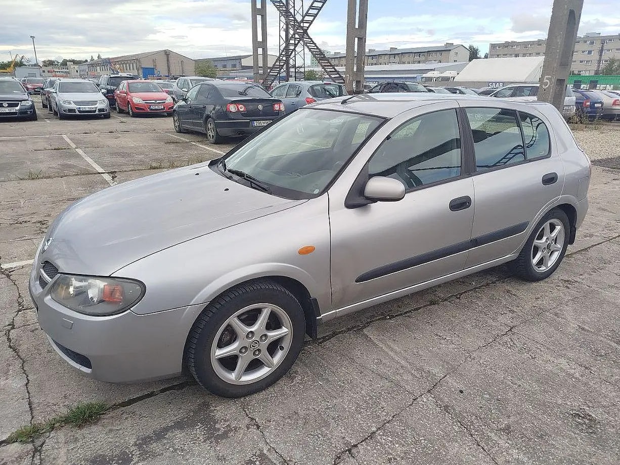 Nissan Almera