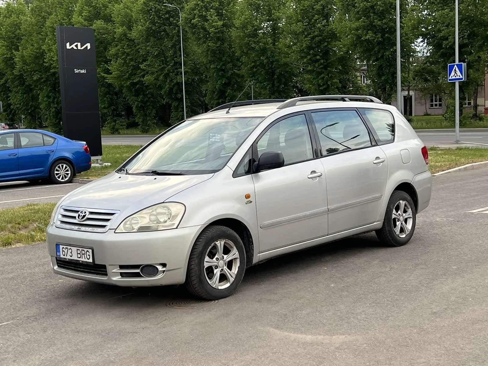 Toyota Avensis Verso