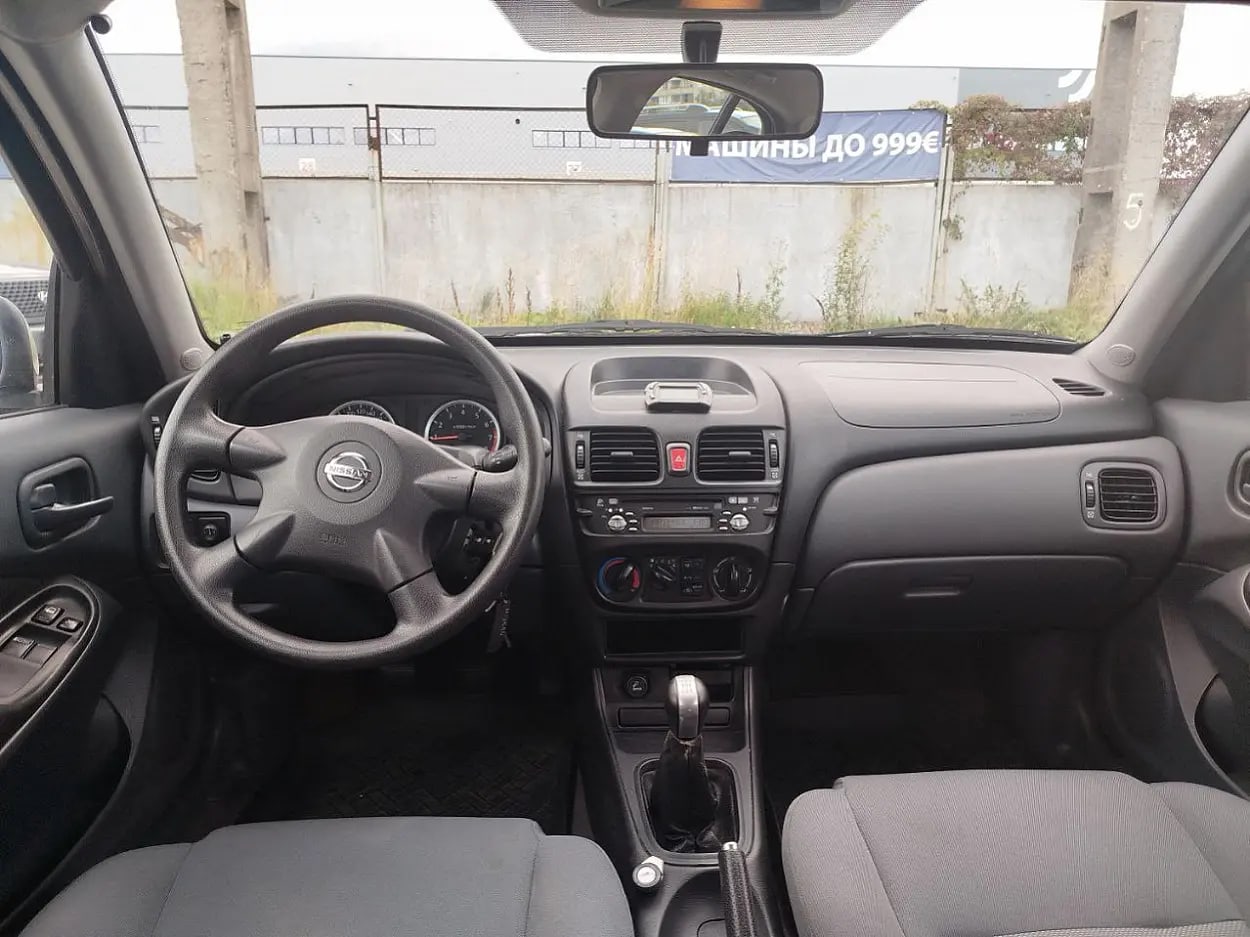 Nissan Almera