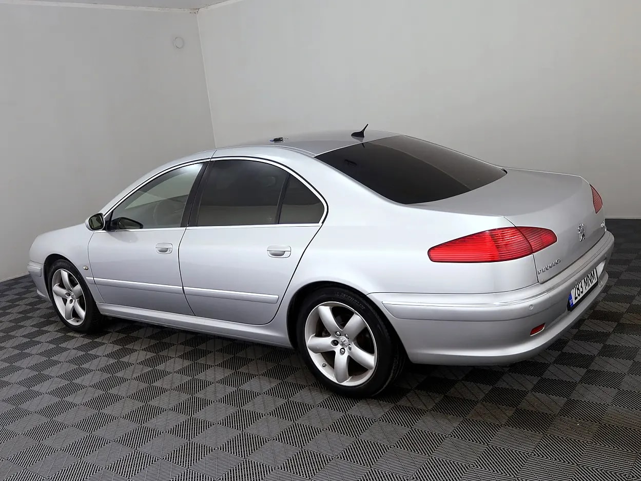 Peugeot 607