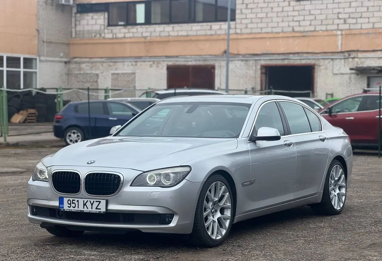 BMW 730