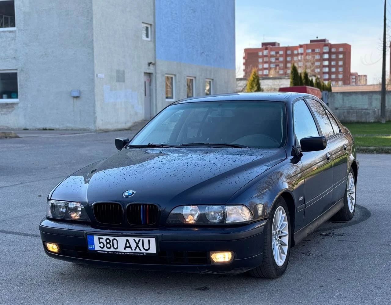 BMW 523