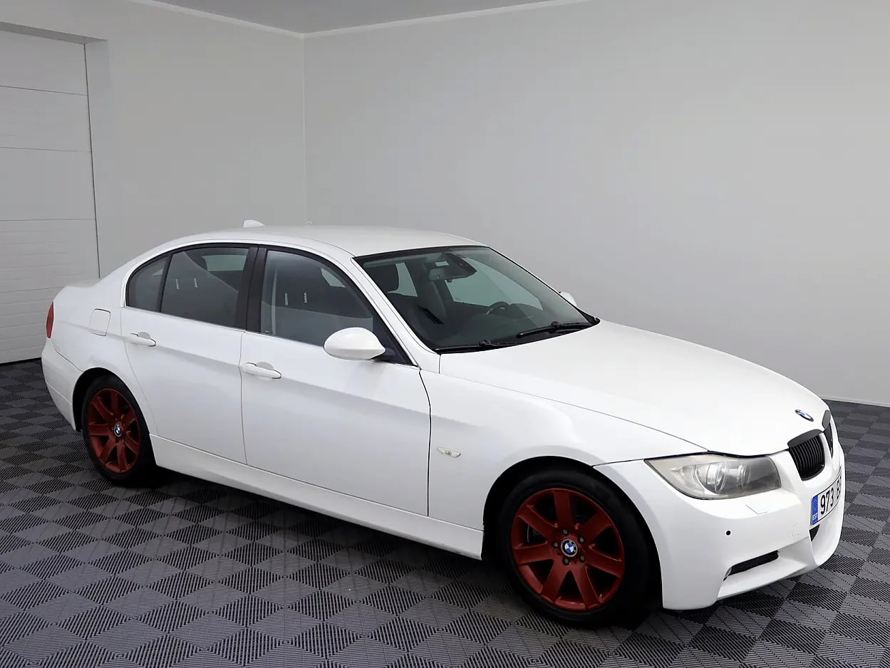 BMW 330