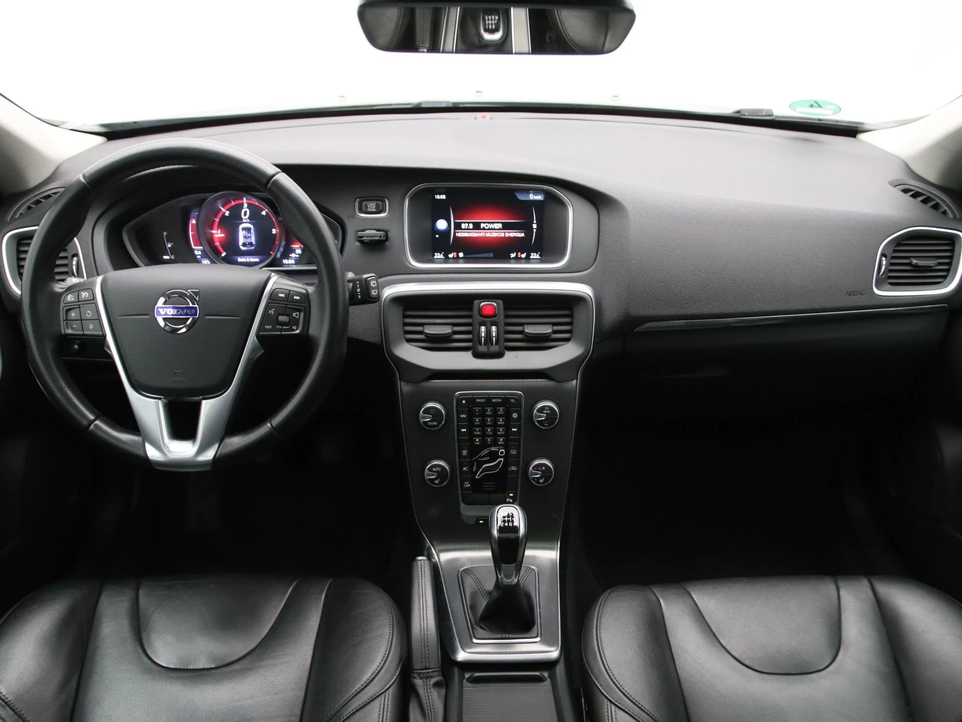 Volvo V40