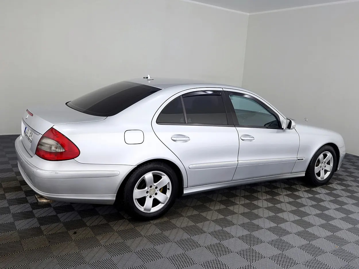 Mercedes-Benz E 220
