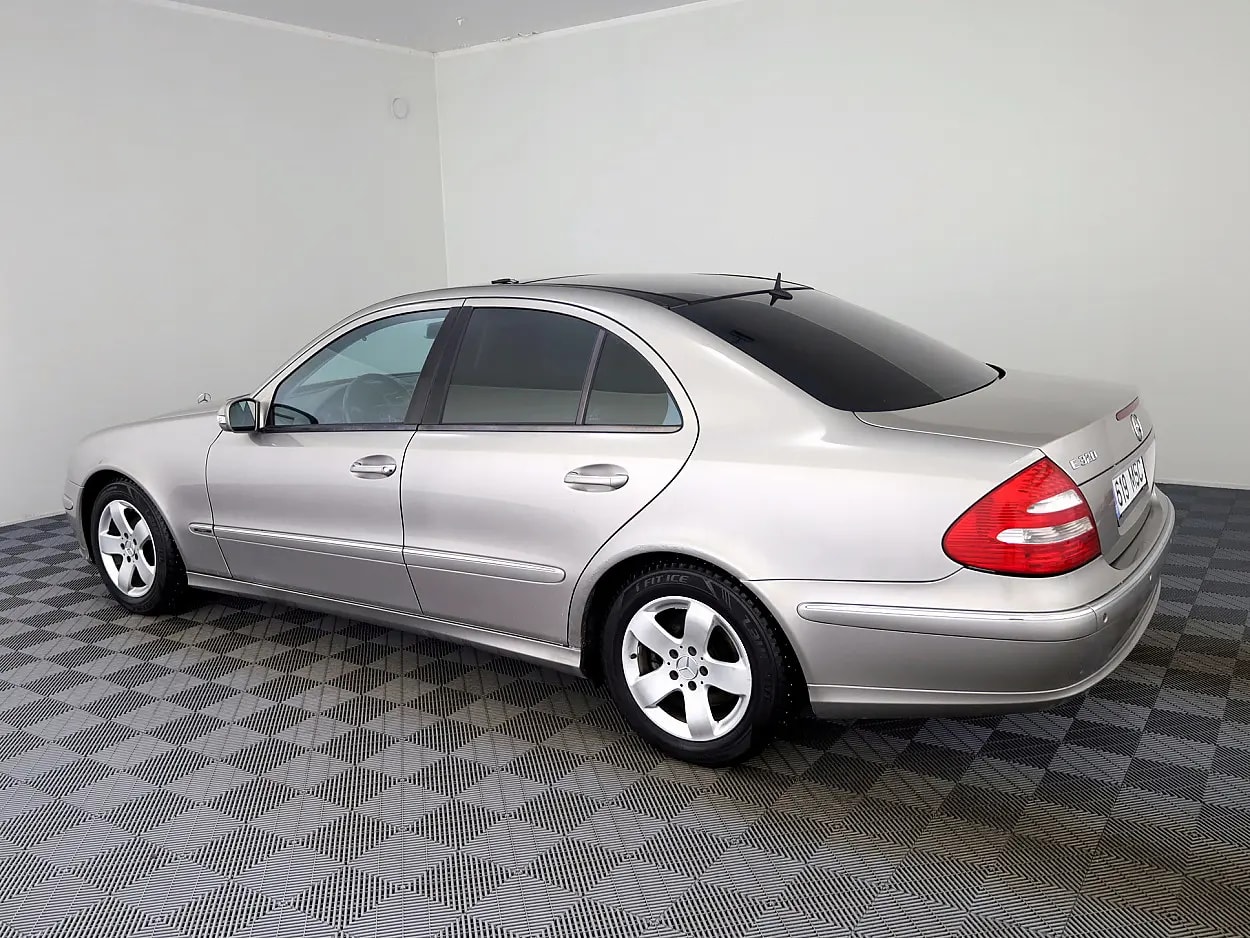 Mercedes-Benz E 320