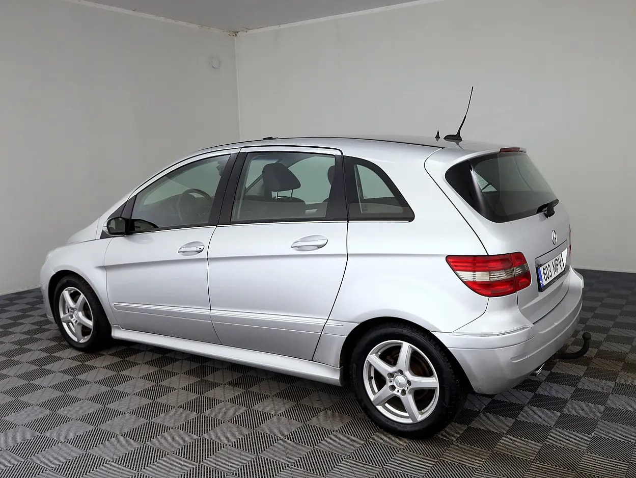 Mercedes-Benz B 200