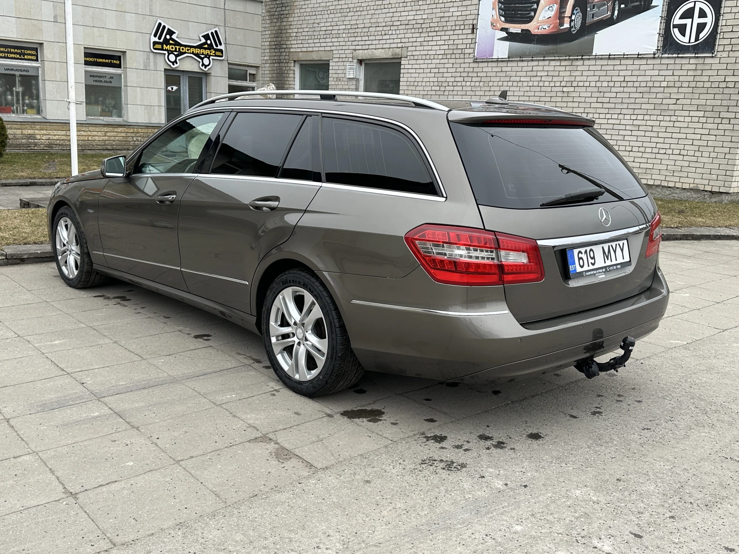 Mercedes-Benz E 200