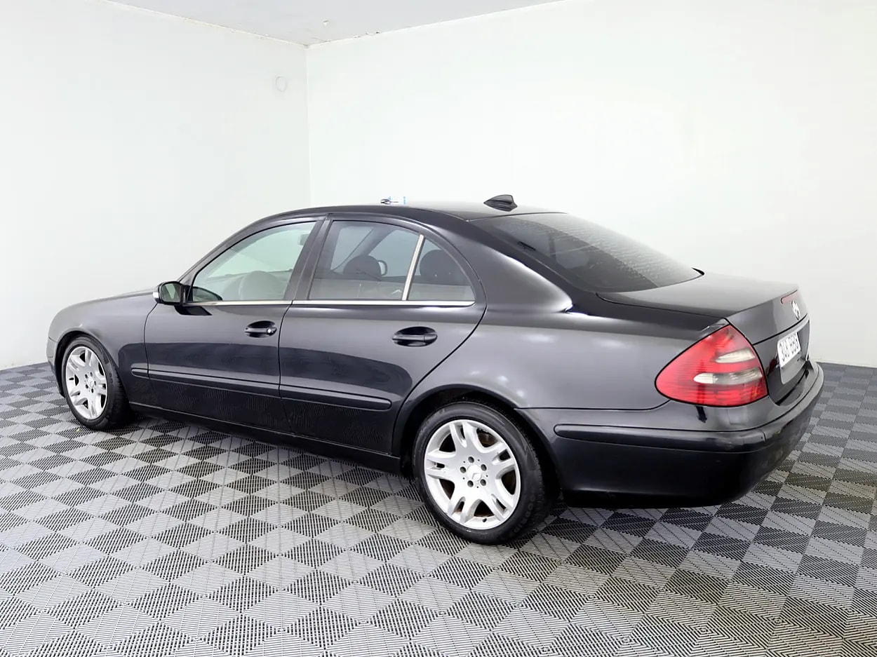Mercedes-Benz E 200