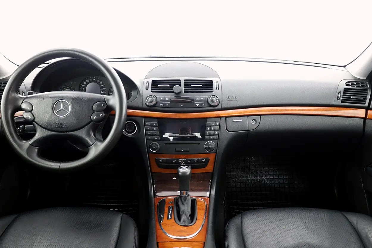 Mercedes-Benz E 200