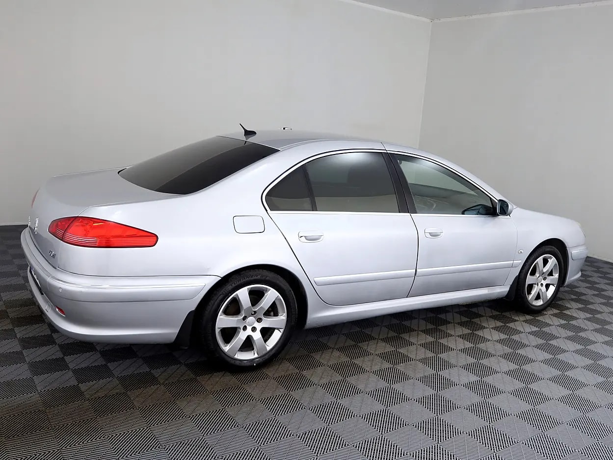 Peugeot 607