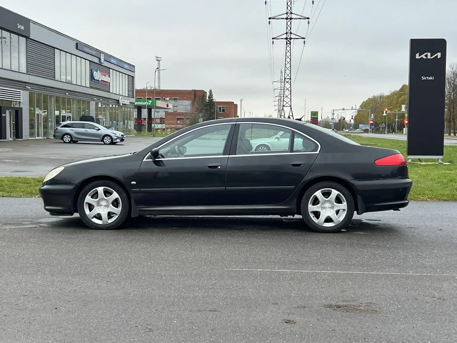 Peugeot 607