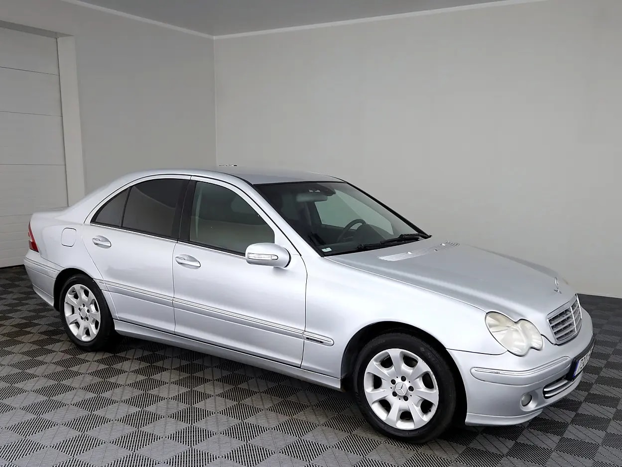 Mercedes-Benz C 220