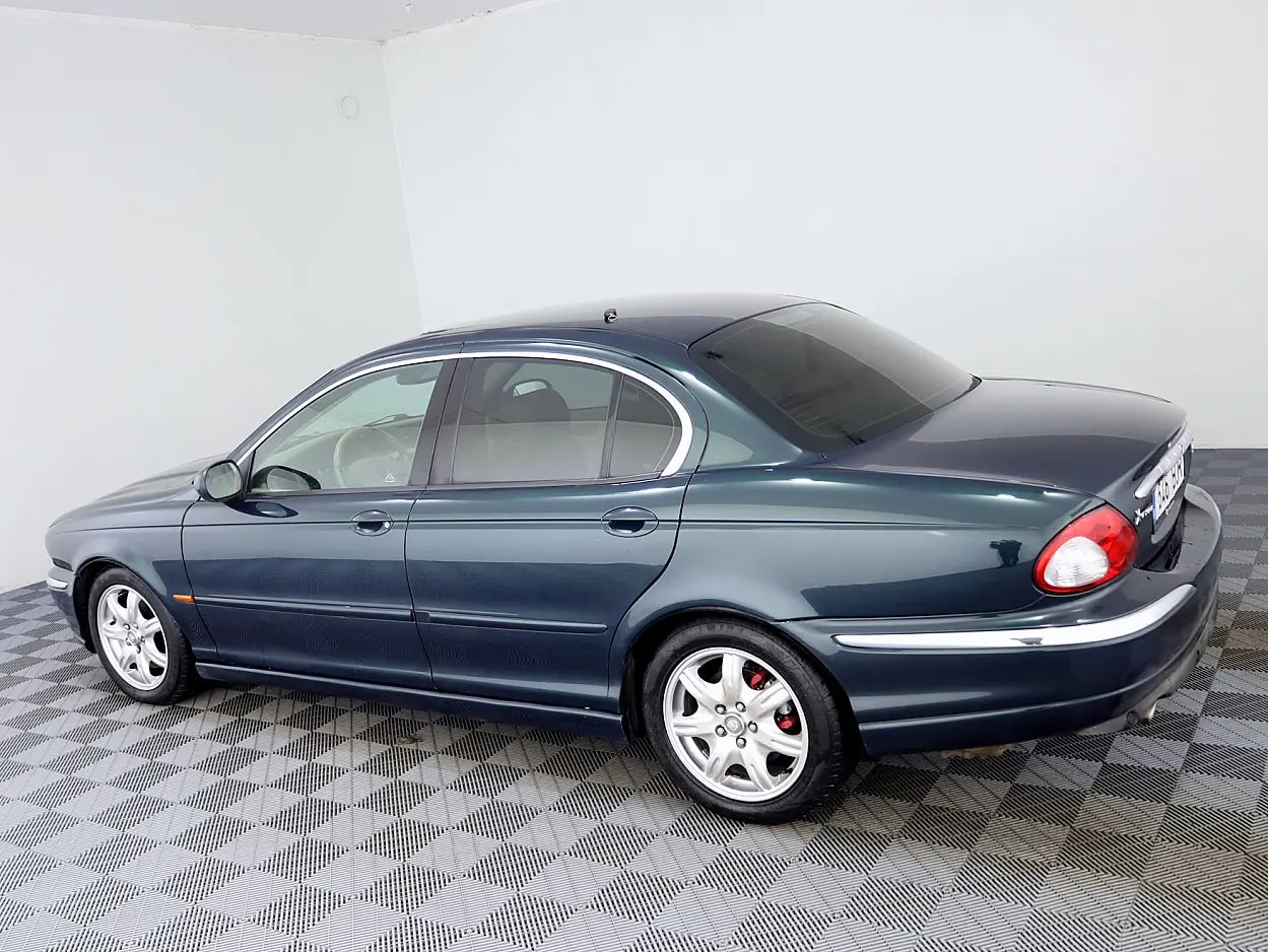 Jaguar X-Type