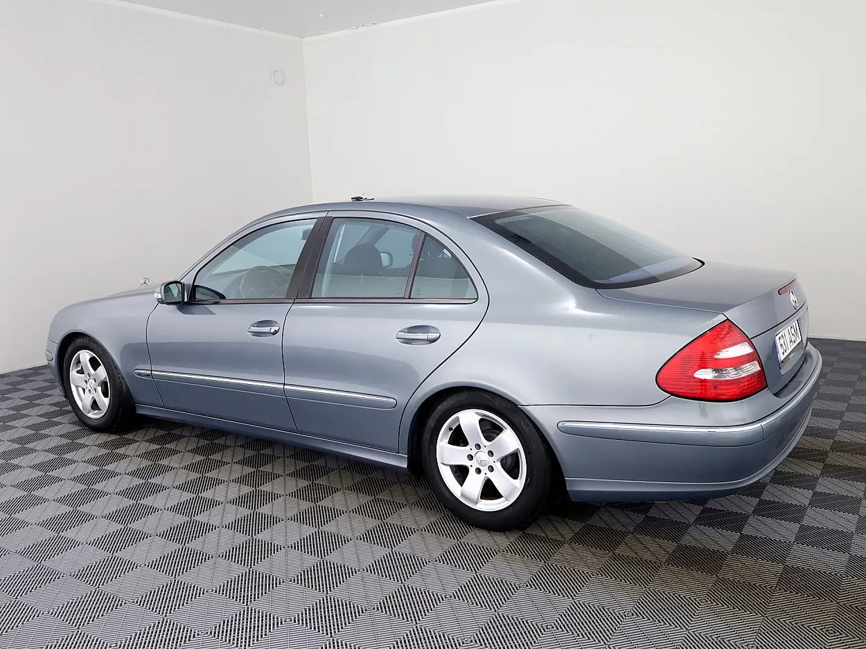 Mercedes-Benz E 200