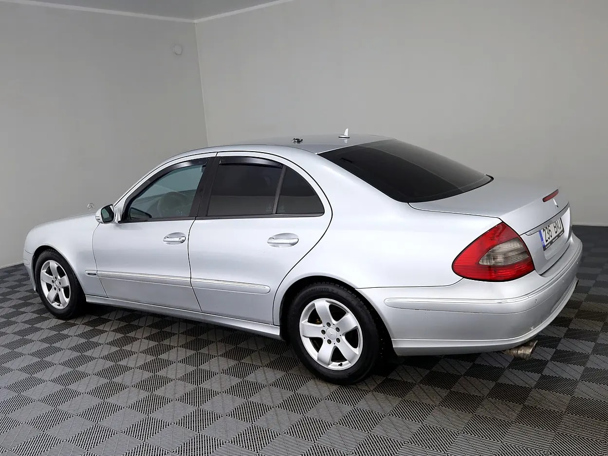 Mercedes-Benz E 220