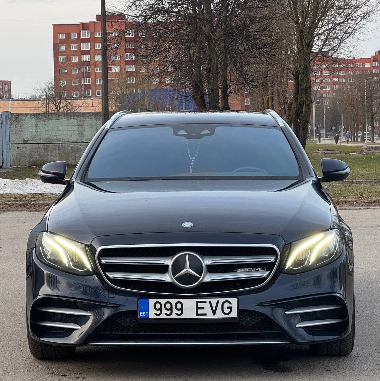 Mercedes-Benz E 220
