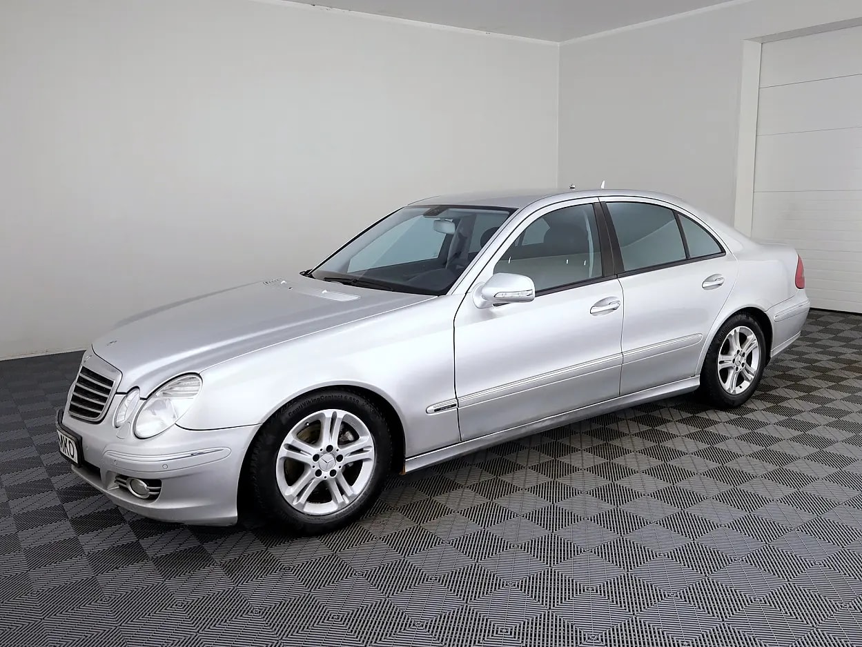 Mercedes-Benz E 220