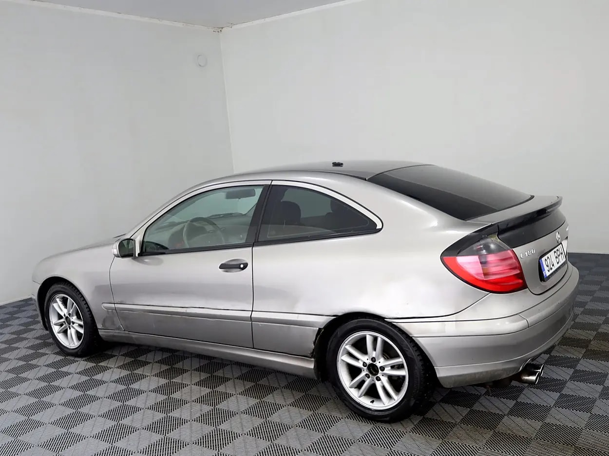 Mercedes-Benz C 180