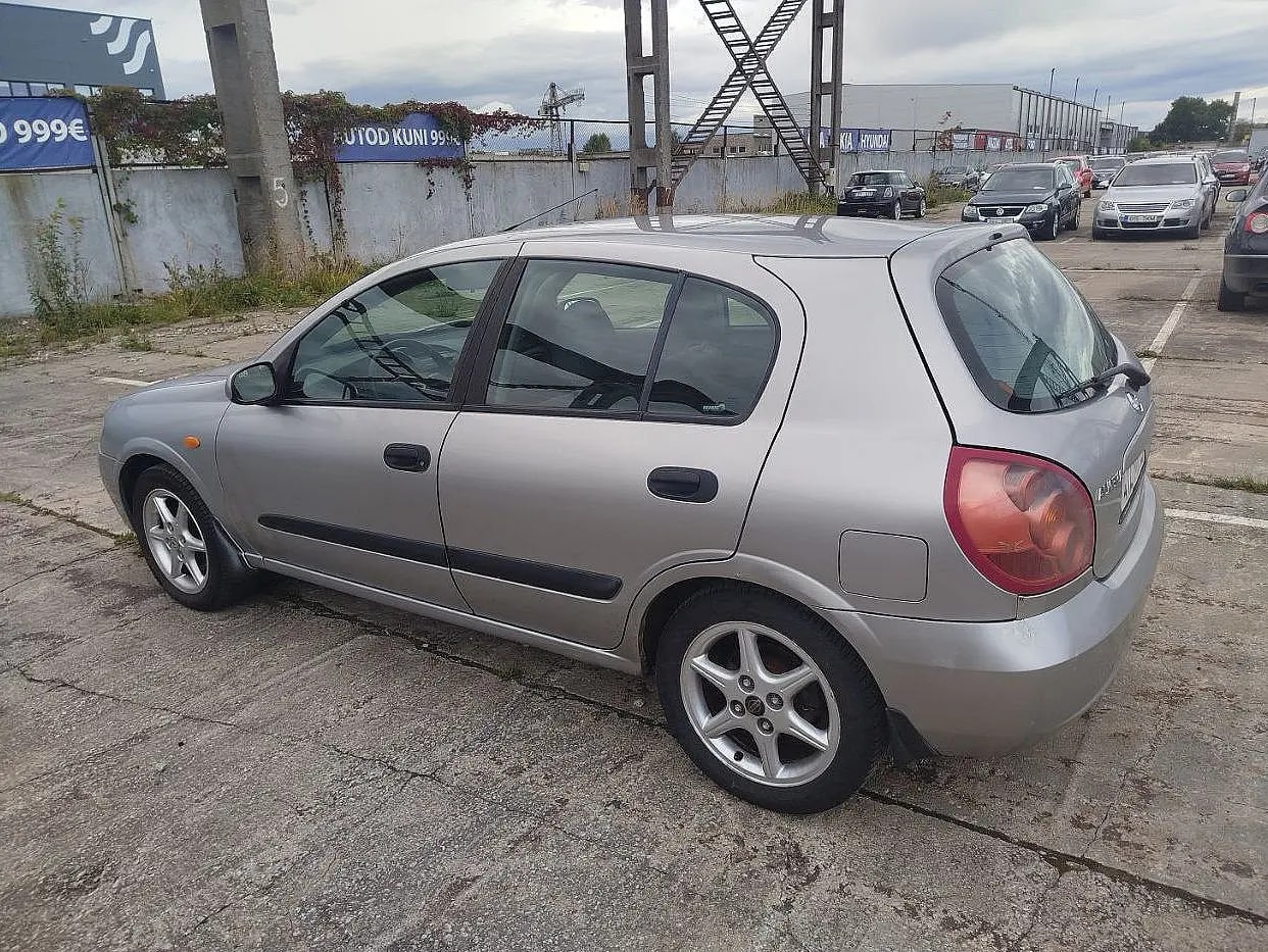 Nissan Almera