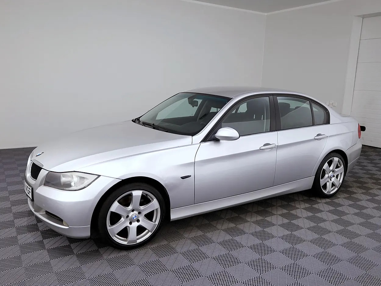 BMW 320