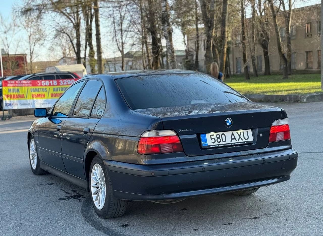 BMW 523