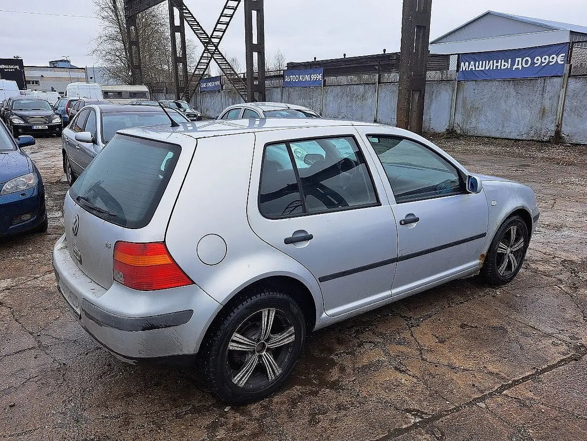 Volkswagen Golf