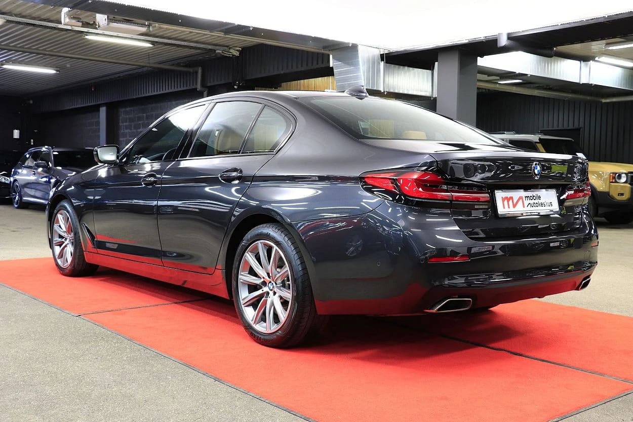 BMW 530