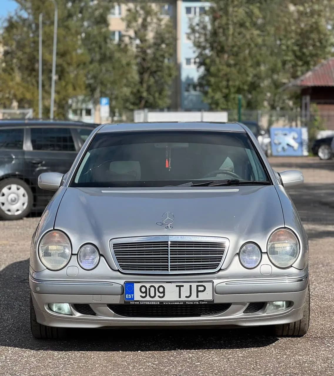 Mercedes-Benz E 320