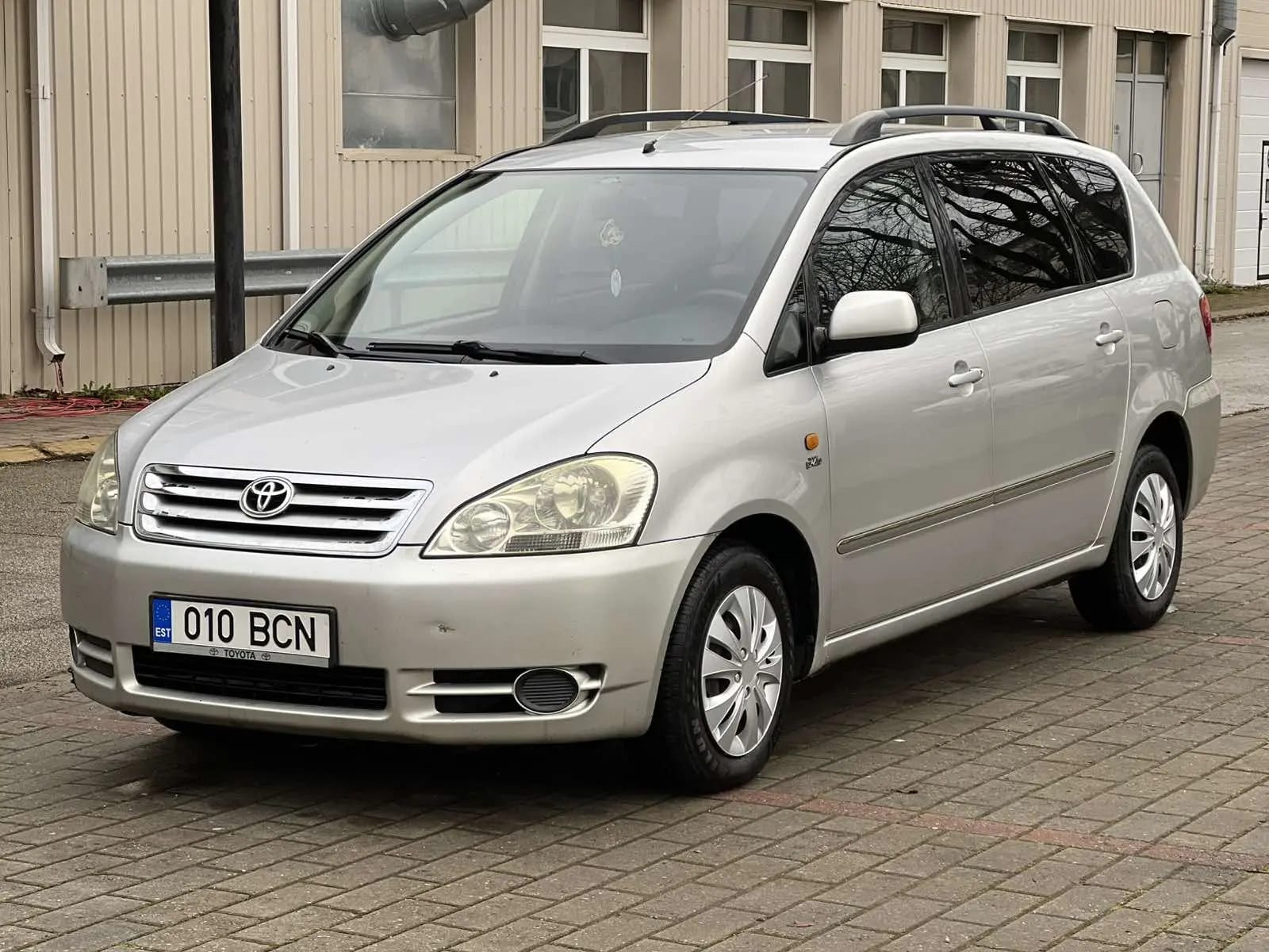Toyota Avensis Verso