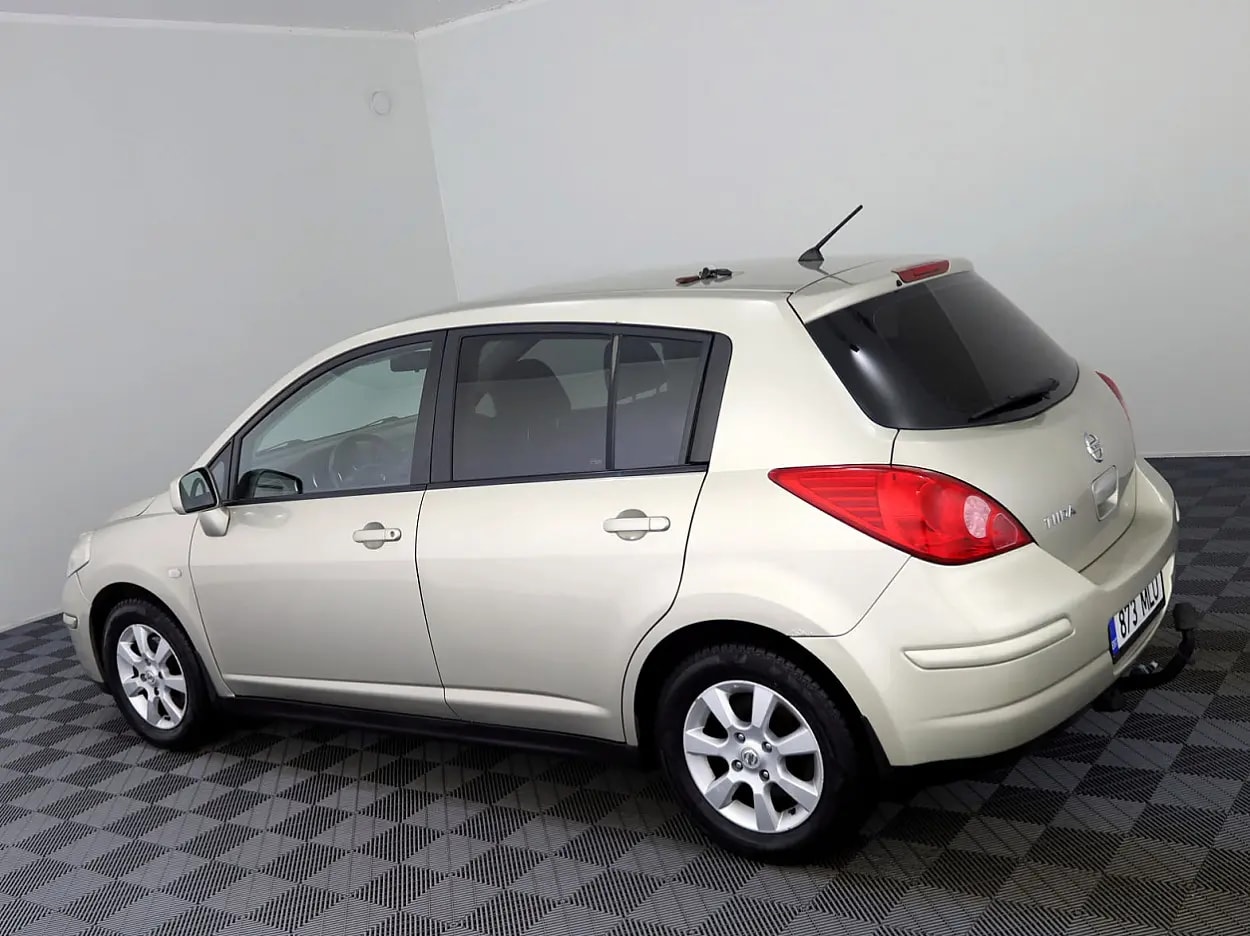 Nissan Tiida