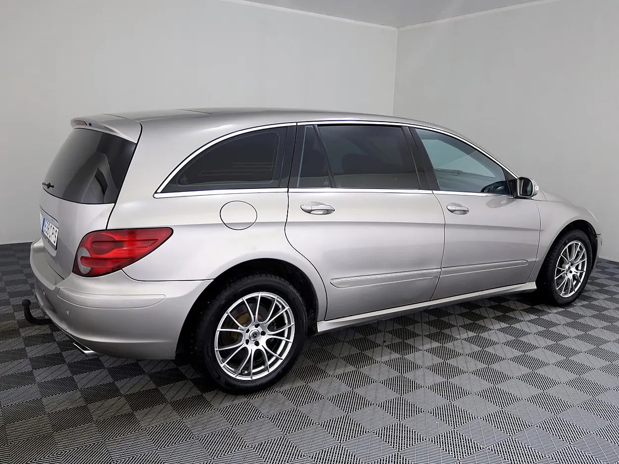 Mercedes-Benz R 320