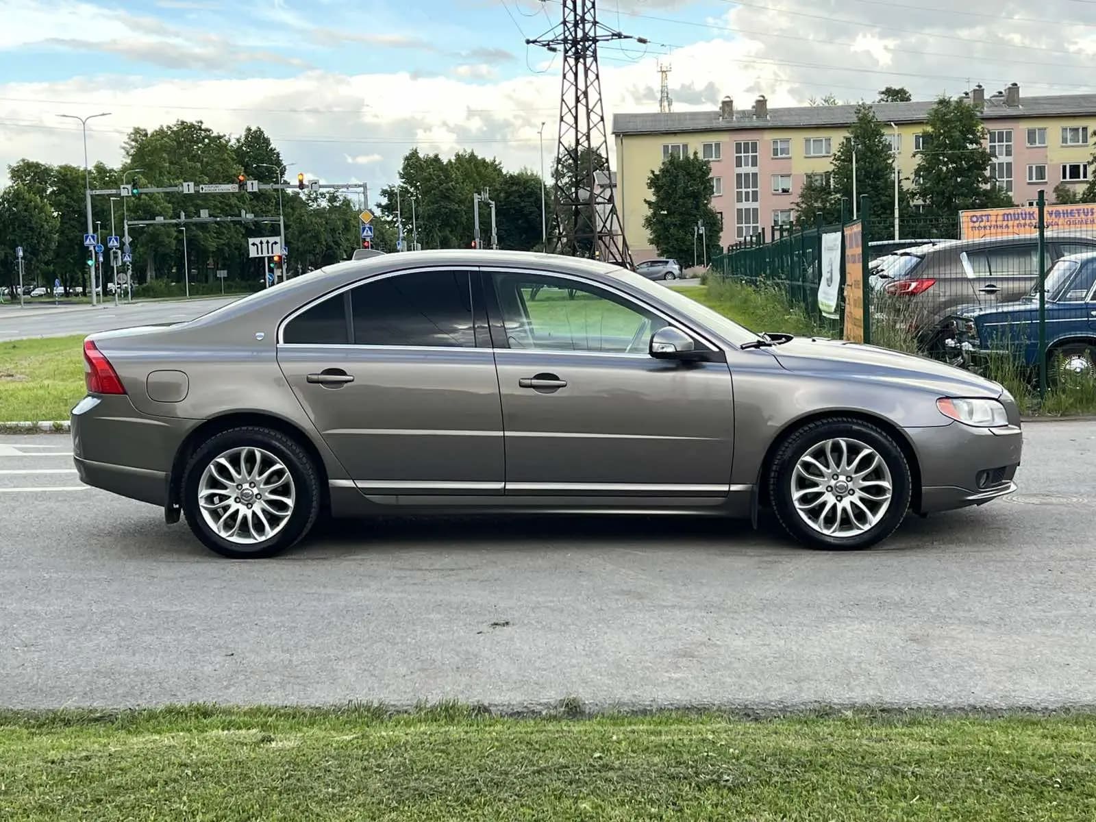 Volvo S80