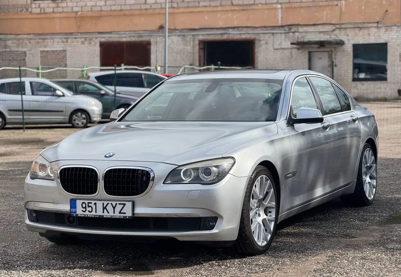 BMW 730