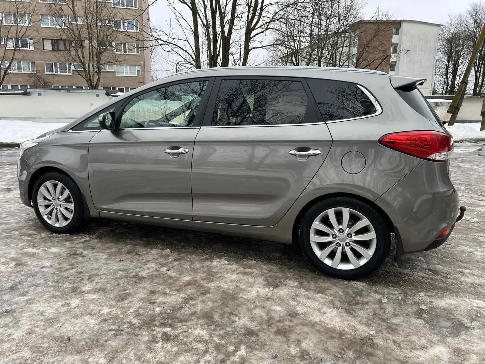 Kia Carens