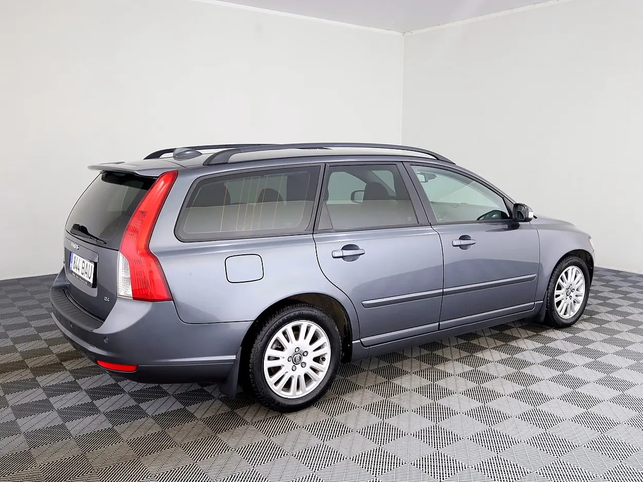 Volvo V50