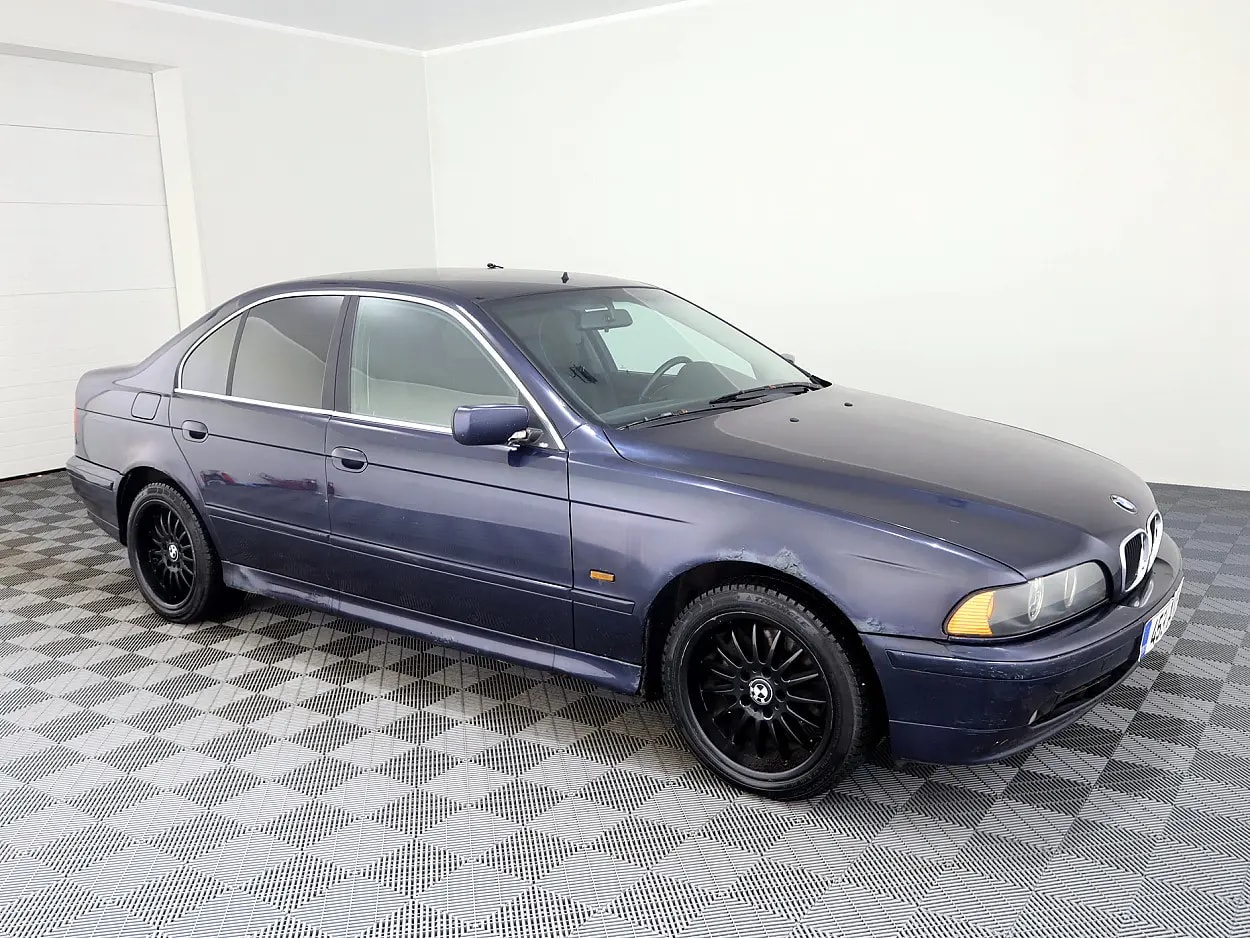 BMW 525
