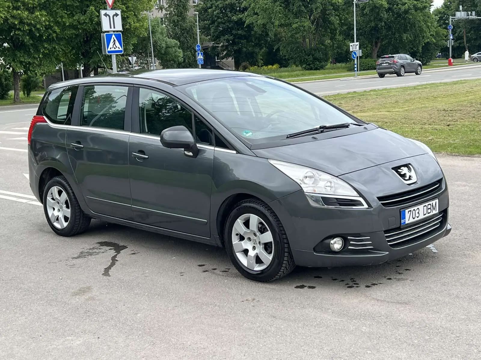 Peugeot 5008