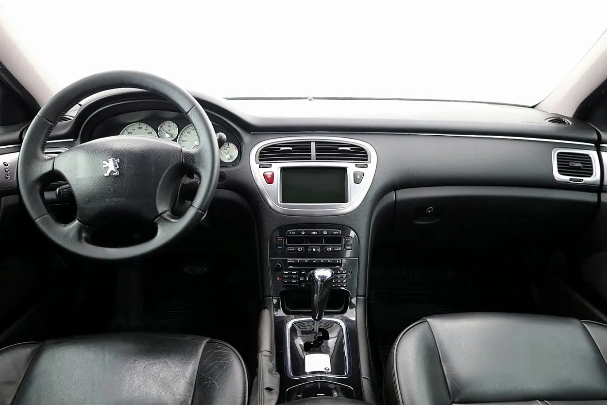 Peugeot 607
