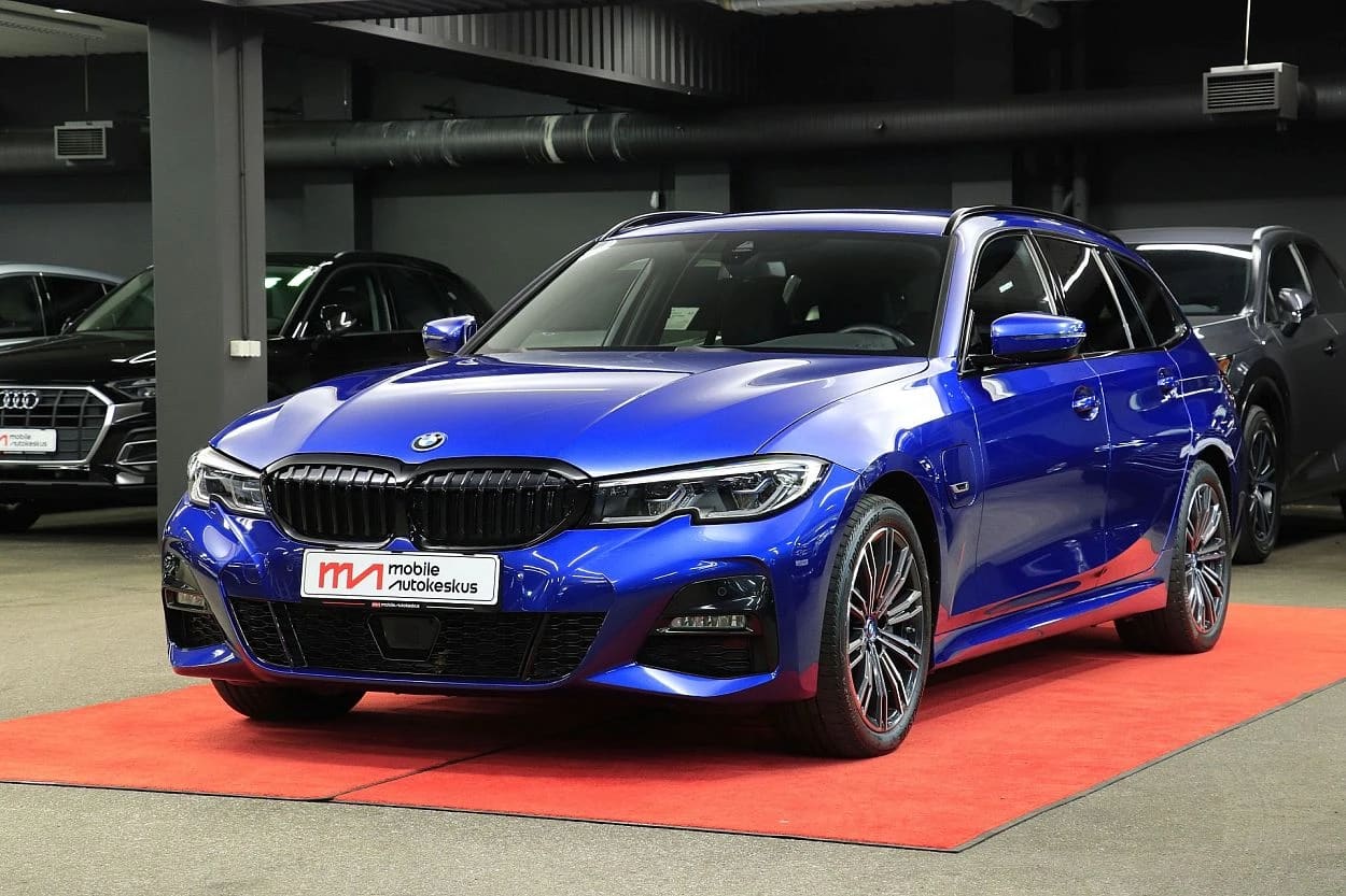 BMW 330
