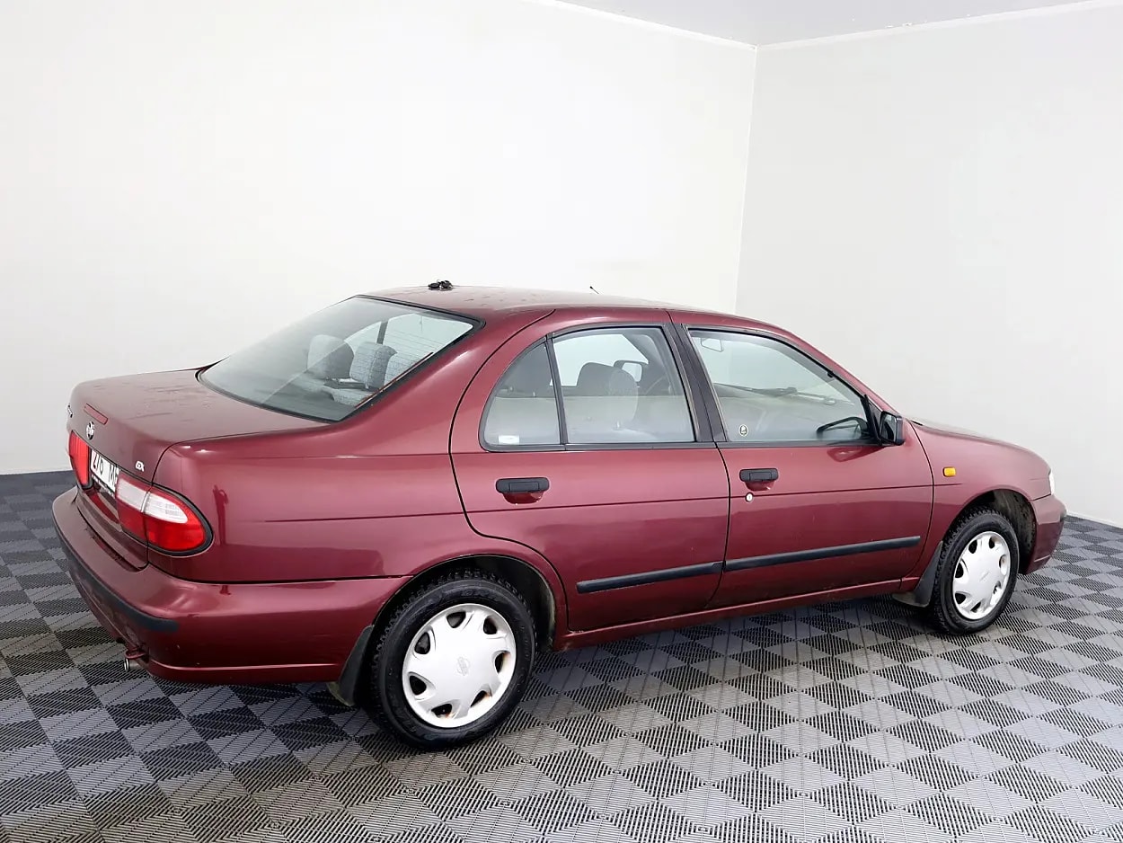 Nissan Almera