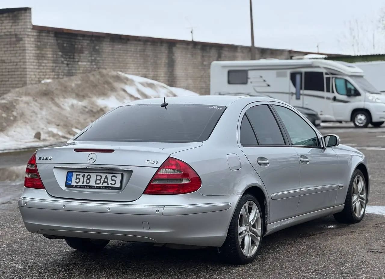Mercedes-Benz E 320