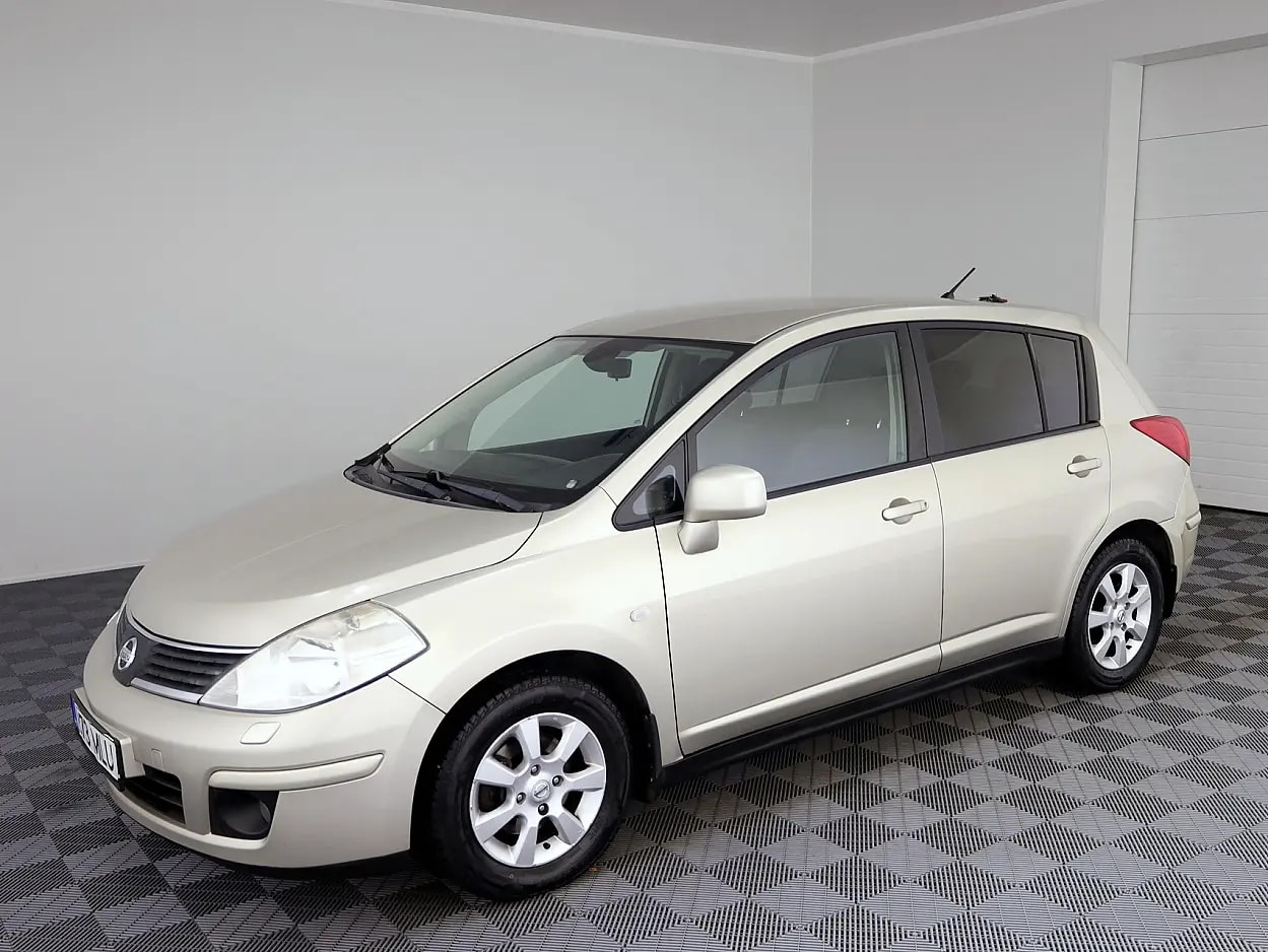 Nissan Tiida