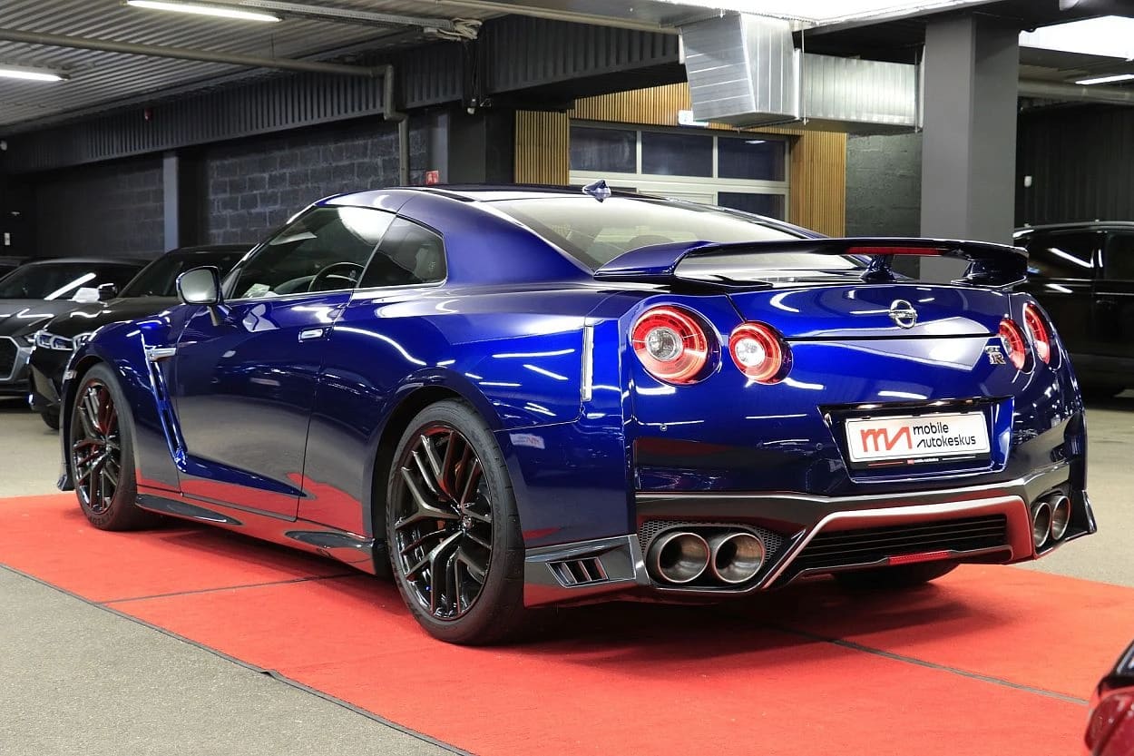 Nissan GT-R