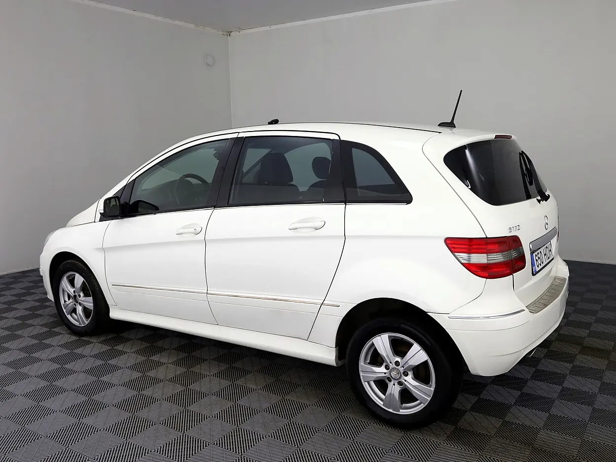 Mercedes-Benz B 170