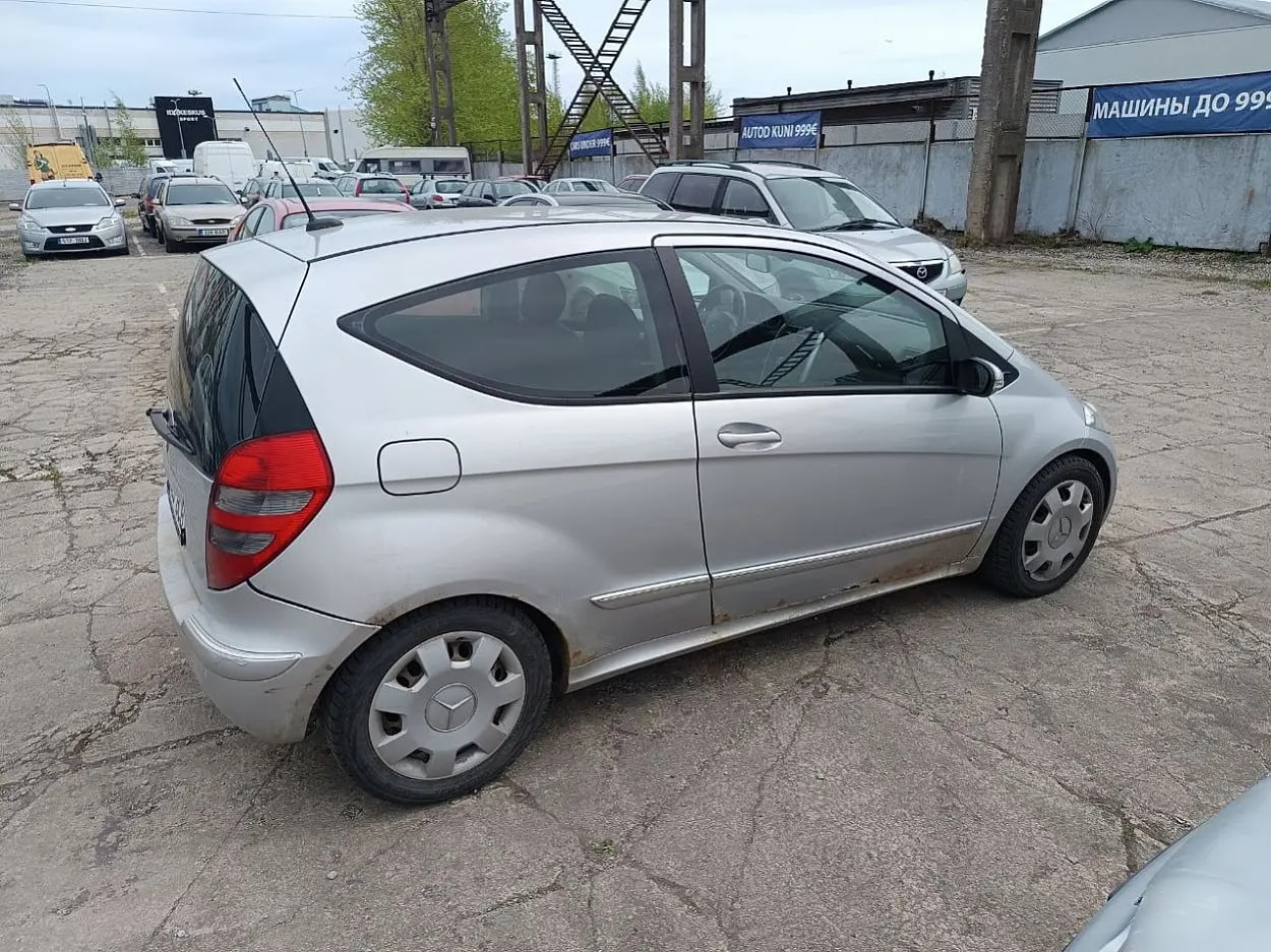 Mercedes-Benz A 200