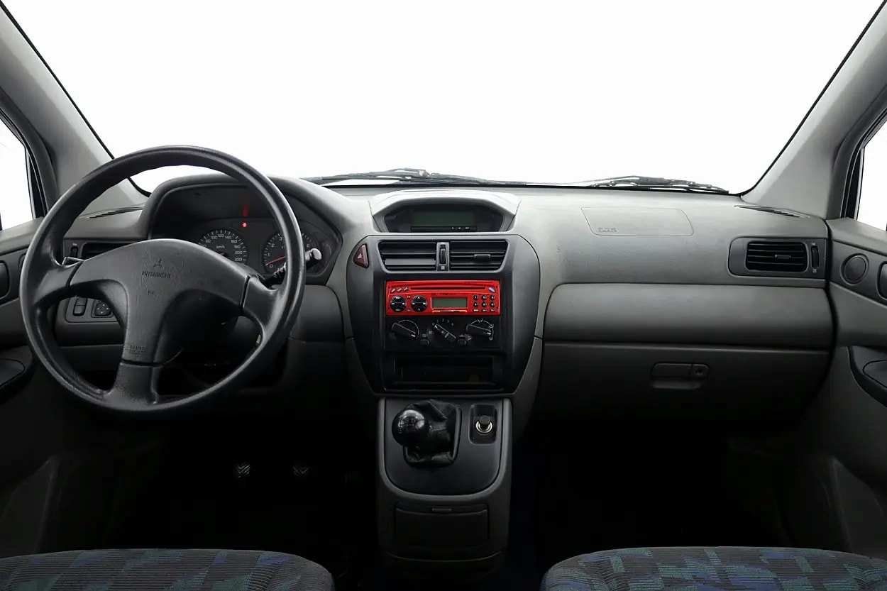 Mitsubishi Space Runner